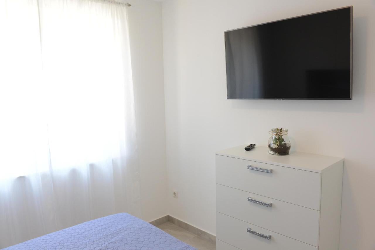 Apartman Milena Solin Exteriör bild
