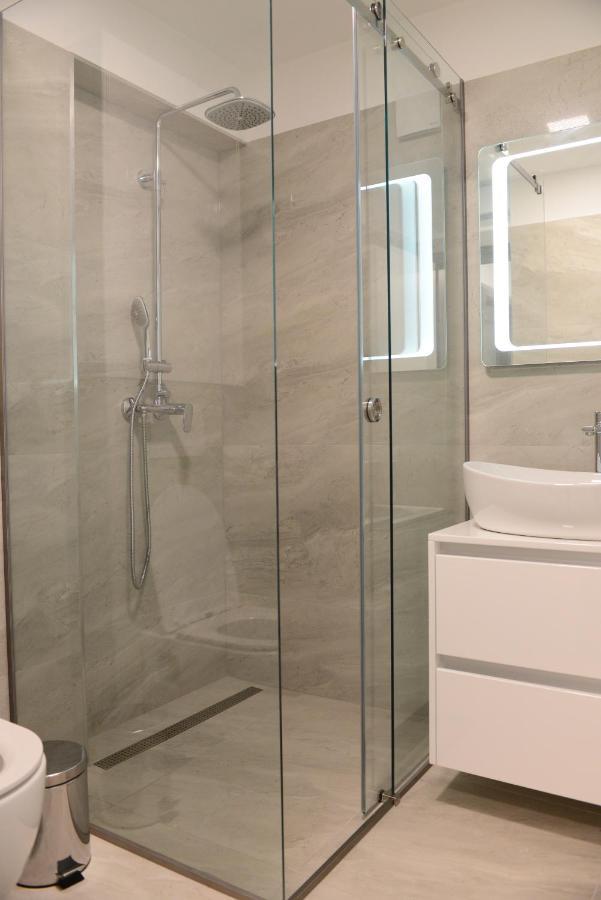 Apartman Milena Solin Exteriör bild