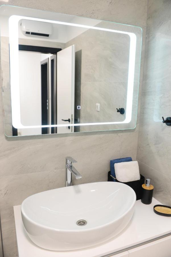 Apartman Milena Solin Exteriör bild